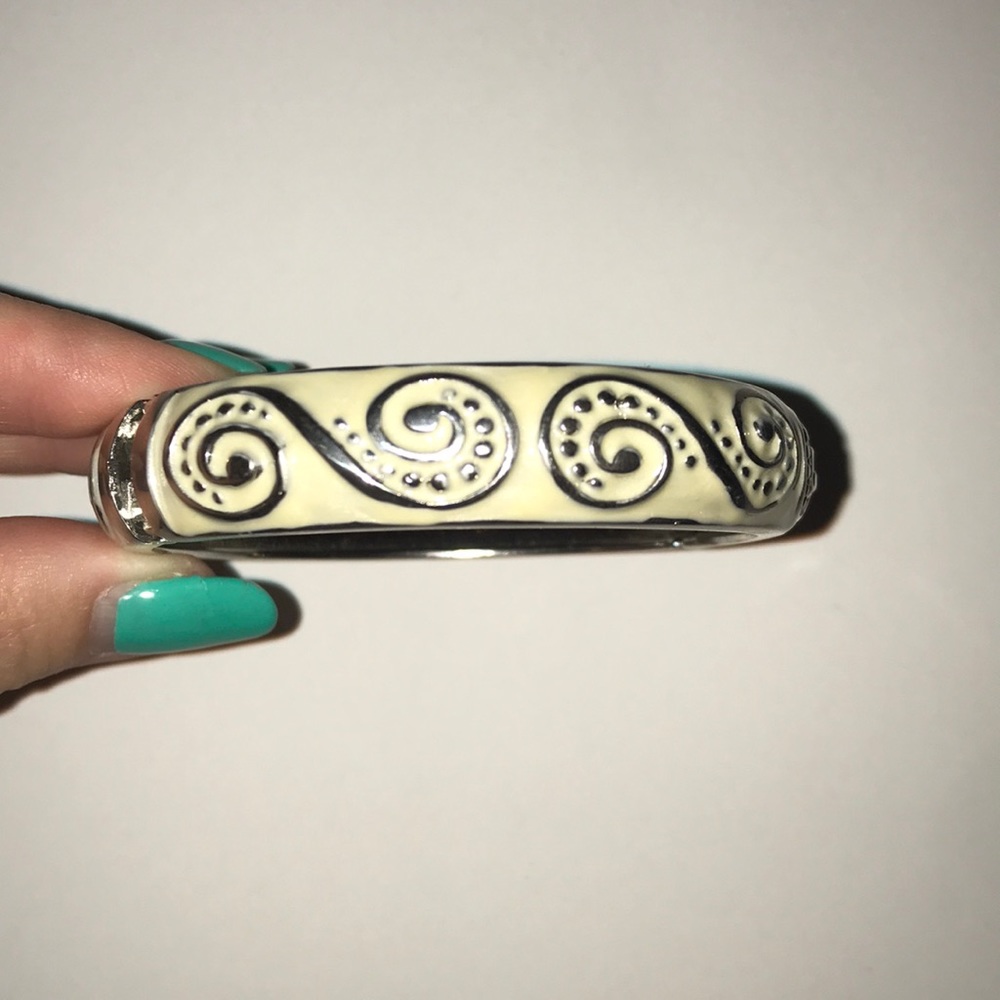 Beautiful scroll bracelet!